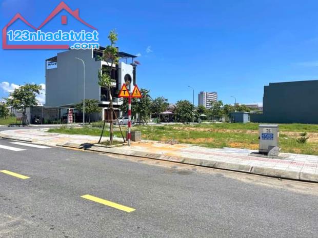 ⭐️ ĐẤT NỀN 100m² thổ cư BÁN: 2tỷ150 Đ.Phạm Hữu Lầu X.Phước Kiển H. Nhà Bè