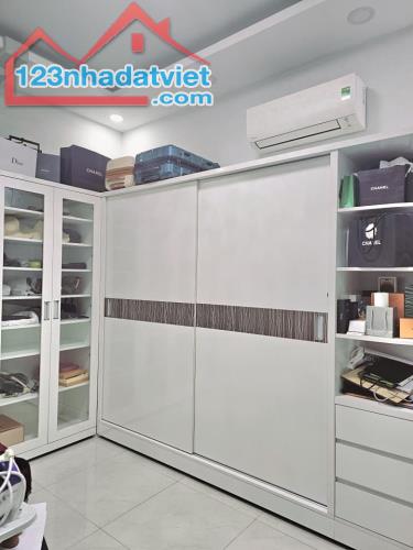 NHÀ PHÚ NHUẬN HUỲNH VĂN BÁNH 52M2 NGANG 4M, 4 TẦNG, 5PN CHỈ NHỈNH 8 TỶ. LH 0905699000 - 3