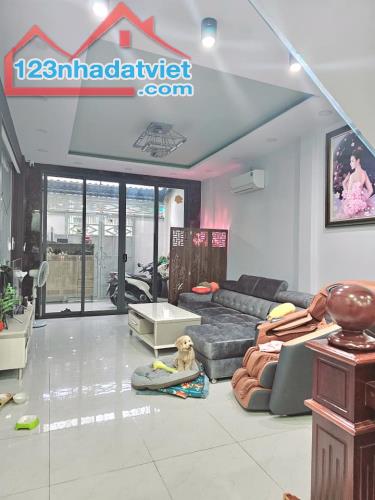 NHÀ PHÚ NHUẬN HUỲNH VĂN BÁNH 52M2 NGANG 4M, 4 TẦNG, 5PN CHỈ NHỈNH 8 TỶ. LH 0905699000 - 5