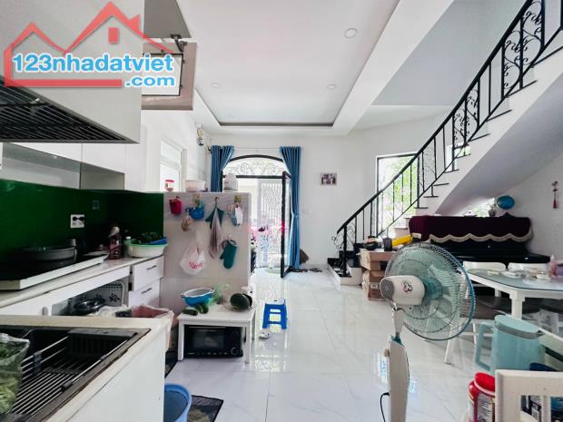 NHÀ LÔ GÓC MẶT TIỀN MỸ ĐA ĐÔNG 6 - 108M2 - 3 TẦNG - MẶT TIỀN:9M - GẦN CHỢ BẮC MỸ AN-12.3T - 5