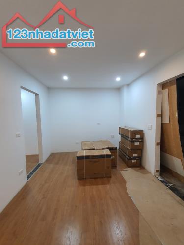 Phố Xuân Diệu – 270m2 – 9 Tầng – 40 CĂN HỘ CAO CẤP – 90 tỷ .