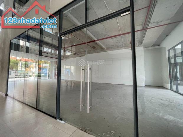 Cho thuê sàn thương mại/văn phòng 600m2 - 1052m2 tại De Capella Q2 cách Thủ Thiêm 2 - 2