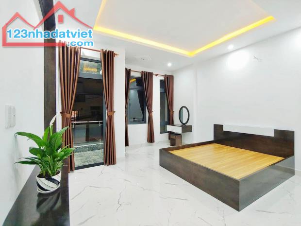 BÁN NHÀ MẶT TIỀN BÃI SAU PHAN CHU TRINH P.2 VT