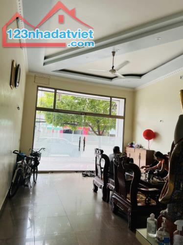 Bán nhà 2 tầng mặt đường Tôn Đức Thắng, gần ngã 3 Sở Dầu giá hơn 8 tỷ - 75,4 m2