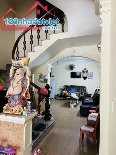 Bán nhà 2 tầng mặt đường Tôn Đức Thắng, gần ngã 3 Sở Dầu giá hơn 8 tỷ - 75,4 m2 - 1