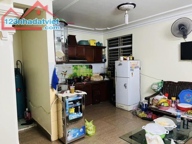 Bán nhà 2 tầng mặt đường Tôn Đức Thắng, gần ngã 3 Sở Dầu giá hơn 8 tỷ - 75,4 m2 - 2