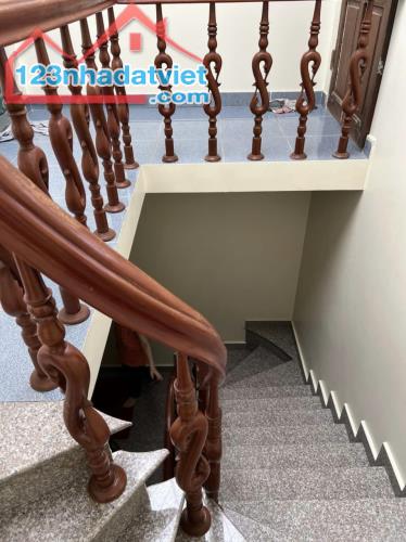 Bán nhà 2 tầng mặt đường Tôn Đức Thắng, gần ngã 3 Sở Dầu giá hơn 8 tỷ - 75,4 m2 - 4