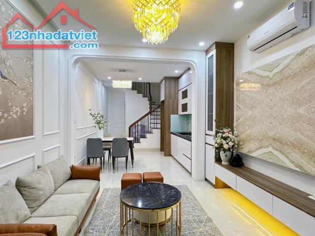 NHỈNH 5 TỶ SIÊU PHẨM PHÂN LÔ ĐỐNG ĐA - 5 Tầng - 4 NGỦ VIP - NGÕ NÔNG - NHÀ XÂY MỚI - TẦM T