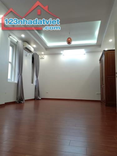 Cho thuê biệt thự Đường phạm hùng, cầu giấy 150m2x4T căn góc, nhà đẹp đỗ nhiều ô tô - 3