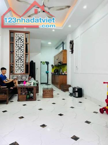 Chỉ 4,25 tỷ Có Ngay Nhà Phúc Lợi, Long Biên 33m2, 5T ( cam kết chuẩn)