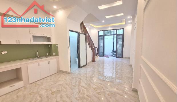 Nhà phân lô Tam Trinh, 6 tầng, thang máy, KD văn phòng, 58.8m hơn 8 tỷ LH 0865081886