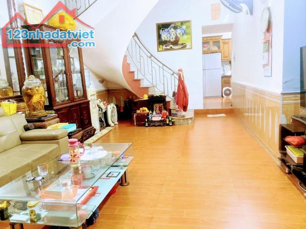 BÁN NHÀ PHƯƠNG LIỆT -THANH XUÂN  ,DT55M2 , GIÁ HƠN 5 TỶ , GẦN Ô TÔ ,NGÕ NÔNG .