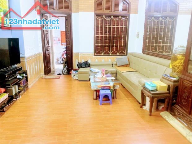 BÁN NHÀ PHƯƠNG LIỆT -THANH XUÂN  ,DT55M2 , GIÁ HƠN 5 TỶ , GẦN Ô TÔ ,NGÕ NÔNG . - 1