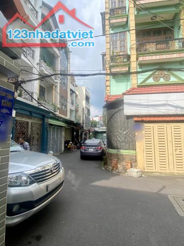 Bán nhà xưởng, sát mặt tiền Phan Huy Ích, HXH 6m, ngang 5m, 136m2. Chỉ 8 tỷ - 2