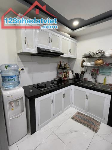 Hàng nóng Tân Bình, cách 3 căn ra mặt tiền, 48m2, 3 Tầng, nhỉnh 3 tỷ. Nhà đẹp ở ngay - 3