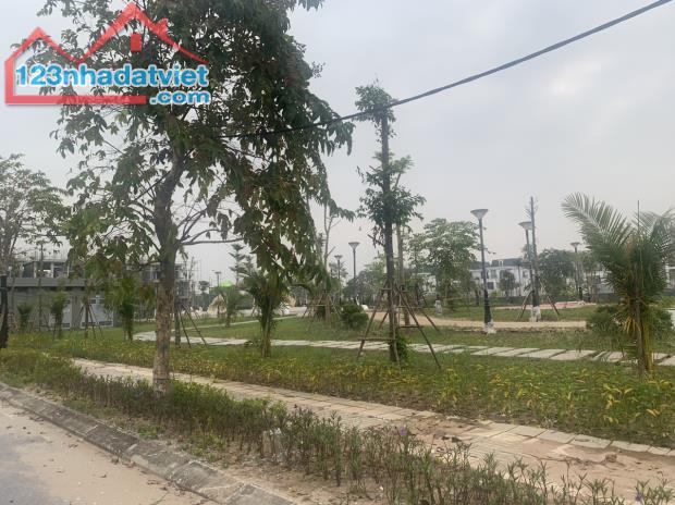 HÀNG HIẾM: {HUD Mê Linh Central} Chỉ 2,3 Tỷ Sở Hữu Ngay #Biệt thự - View Công Viên - 2