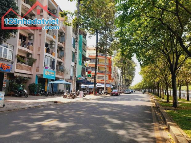 Bán nhà MT Hoàng Sa, Quận 1. DT: 4,6*20m, trệt 4 lầu. Bán 26.5 tỷ. LH: 0932071249