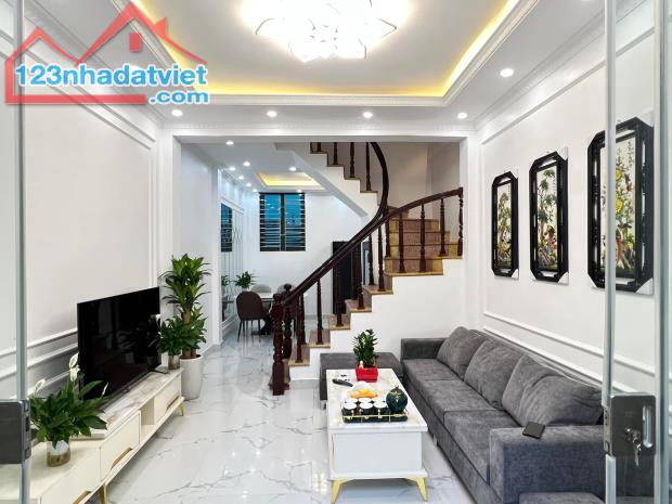 Bán nhà Nguyễn Hữu Thọ, Đại Kim 40m² 4T giá 3,45 tỷ.