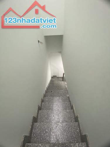 BÁN NHÀ DIỆN TÍCH KHỦNG 51m² NGAY SÁT ĐƯỜNG PHẠM VĂN ĐỒNG - THỦ ĐỨC - 4