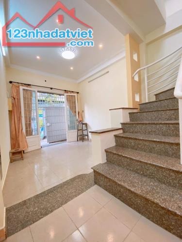 Bán nhà Hẻm ô tô 36m2, 2 tầng 2PN, SHR - 3 tỷ - chợ Phước Bình - 1