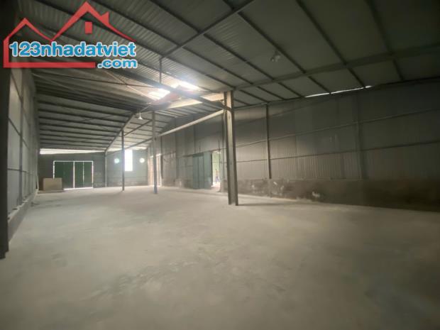 Cho thuê kho xưởng 300m2 đường La Dương Dương Nội Hà Đông