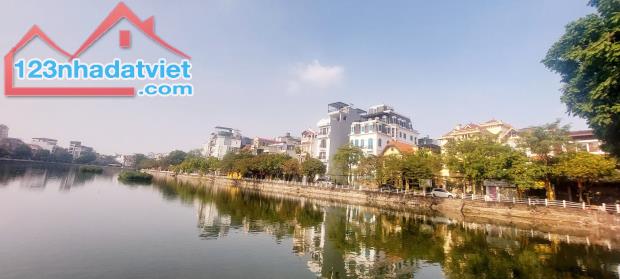 Hoa Hậu View Hồ Bồ Đề, Cực Hiếm, DT230m2, MT11m, Xây Biệt Thự Sân Vườn thì Tuyệt Đỉnh.