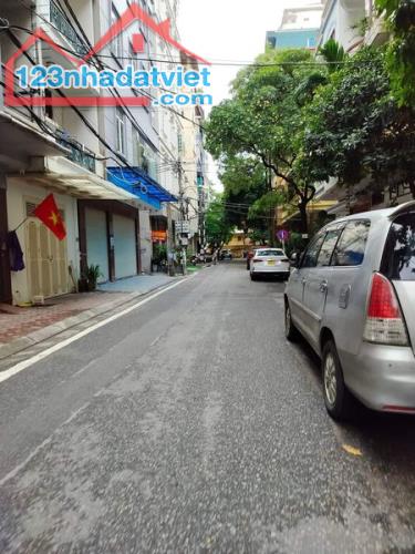 Bán nhà Trích Sài Võng Thị Hồ Tây ô tô đỗ cổng vài bước ra hồ