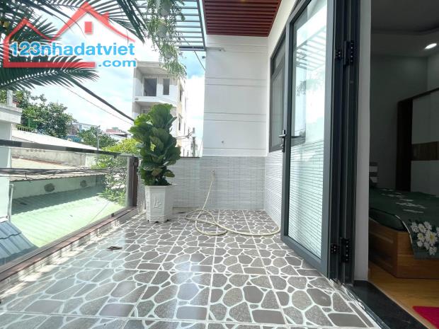 Bán nhà Nguyễn Sỹ Sách, Tân Bình, 4x15, sổ vuông A4, 3PN. Tặng nội thất, chỉ nhỉnh 5 tỷ - 5