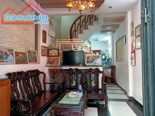 Bán nhà cách khu đô thị Time Cty 100m Dt 40m2 Mt 4m x5 tầng Giá 4,4 tỷ Lh 0913518923 - 1