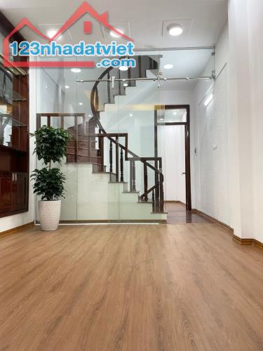 Bán nhà 5 tầng đường Minh Khai Dt 38m2 Mt 4m Giá 4,1 tỷ Lh 0913518923 - 1
