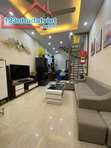 Bán nhà 5 tầng đường Minh Khai Dt 37m2 Mt 4m Giá 4 tỷ Lh 0886631856 - 1