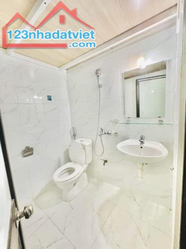 Bán toà CCMN tại Phùng Khoang. Nam Từ Liêm DT 151m x 7 T. MT12m. Nhỉnh 20 tỷ. - 2