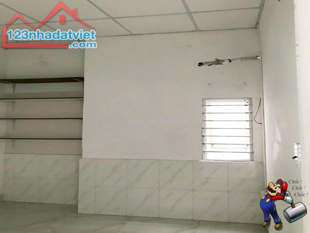 HẺM LỚN NHƯ ĐƯỜNG - NGAY BỆNH VIỆN QUẬN 12, 100M2, NGANG 5M HIẾM, NHÀ CẤP 4 TIỆN XÂY MỚI - 2