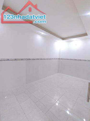 Bán nhà mới xây 2 Tầng siêu rộng GIÁ CỰC RẺ Quận 8, chỉ vài phút vào trung tâm Quận 1 - 5