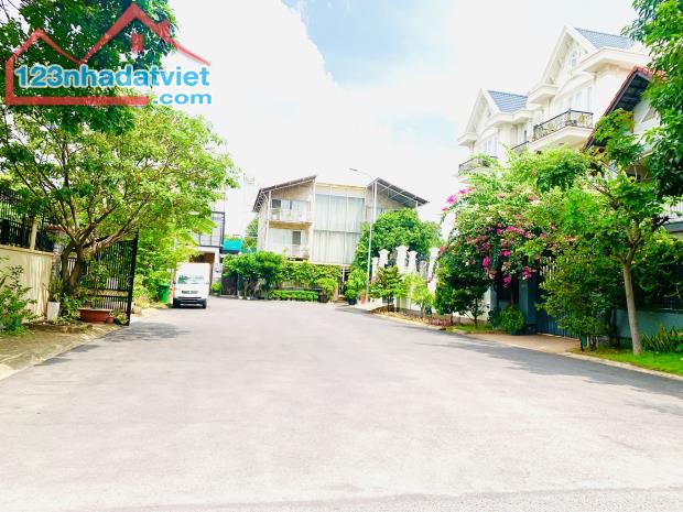 Bán Đất Biệt Thự Khu Compound Eden 118 Nguyễn Văn Hưởng,P Thảo Điền,Q2 DT:208m2(10mX21m) - 4