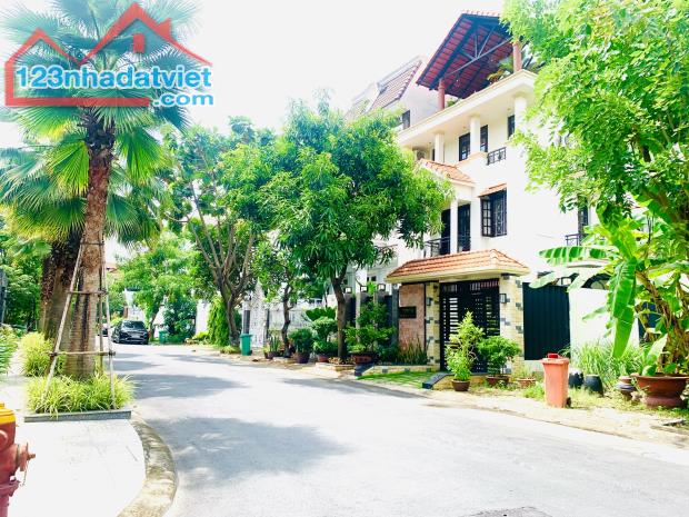 Bán Đất Biệt Thự Khu Compound Eden 118 Nguyễn Văn Hưởng,P Thảo Điền,Q2 DT:208m2(10mX21m) - 5