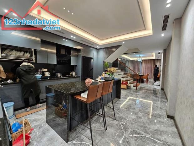 Cực hiếm giá tốt. Mặt phố Nguyễn Văn Lộc 70m2x5 tầng chỉ 20.5 tỷ