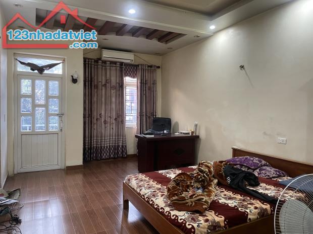 Bán nhà 4 tầng mặt đường thông 6m, tuyến 2 đường 5 cũ Sở Dầu – Hồng Bàng 3,8 tỷ - 60 m2 - 2
