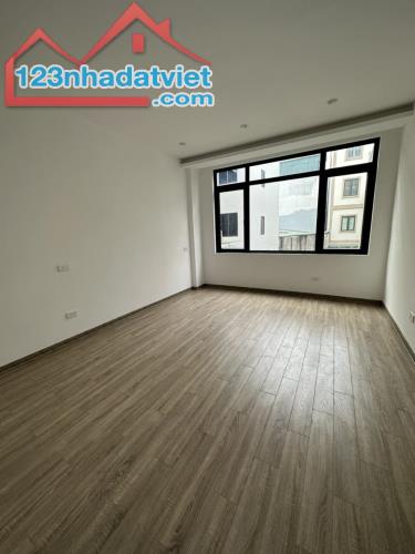 Bán nhà Trần Khát Chân 50M2 gần phố ô tô đỗ giá 5.9 tỷ thương lượng - 2