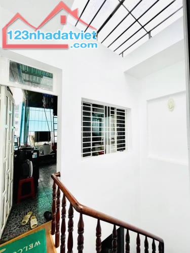Bán nhà phố 3 tầng mới đẹp – 4.5*18 – HXH 502/ Huỳnh Tấn Phát, Q7. Giá 7.1 tỷ - 4