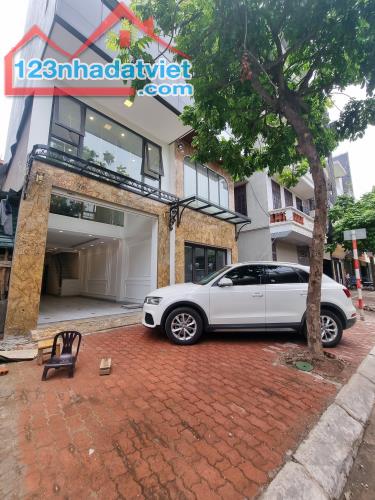 Bán nhà phố Đàm Quang Trung, Long Biên - vỉa hè rộng KD sầm uất, 53m x 7T. 0965858116