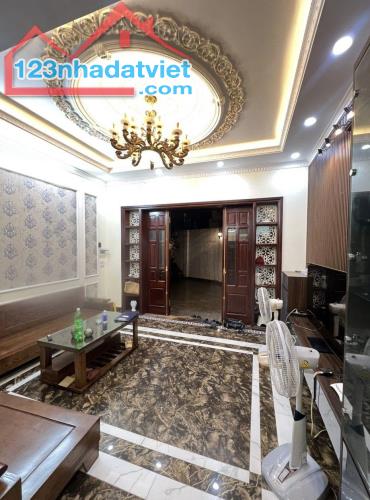 Bán nhà mặt phố Lê Lợi, Hà Đông kinh doanh vô địch chỉ 20 tỷ hơn.