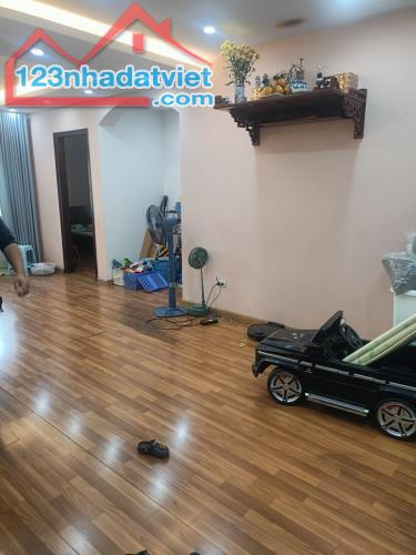 Bán căn hộ kdt Việt Hưng-Long Biên-103m 3n2wc-full đồ-giá 3.9 tỷ (bao phí, thương lượng)