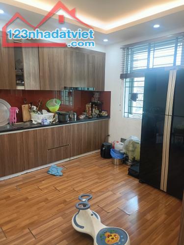 Bán căn hộ kdt Việt Hưng-Long Biên-103m 3n2wc-full đồ-giá 3.9 tỷ (bao phí, thương lượng) - 2