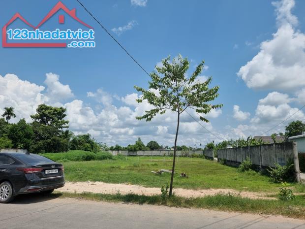 Bán nền đất 38x80m ( 3.277m2) mặt tiền nhựa  xã Đức Lập Hạ, Đức Hòa, Long An giá chỉ 21 tỷ - 3