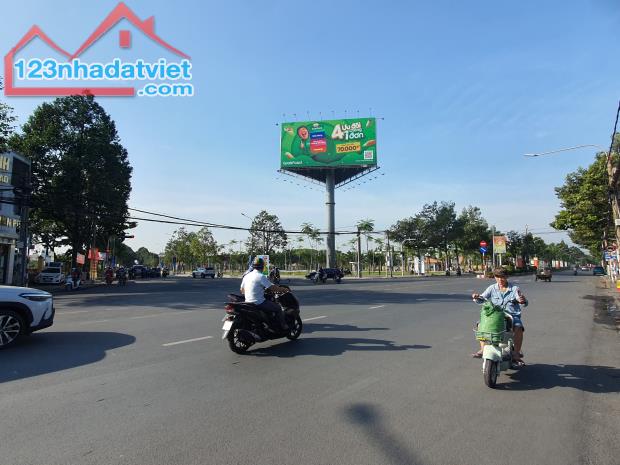 Cho thuê MBKD ( 10x38m ) góc 2 mặt tiền đường Nguyễn Ái Quốc, Biên Hòa - 2
