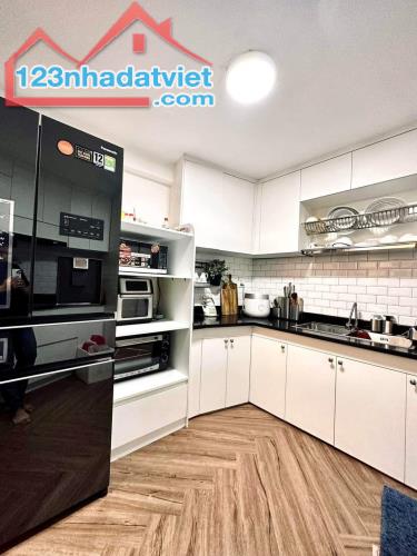 NHÀ SÁT MẶT TIỀN LÊ VĂN SỸ QUẬN 3, DT GẦN 50M2, NỞ HẬU, 3PN, CHỈ NHỈNH 7 TỶ. LH 0386372900 - 1