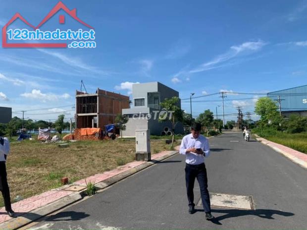 Chính chủ bán đất 100m2 900 triệu ĐT769 ngay cổng sân bay Long Thành