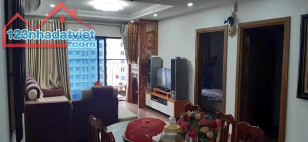 Cho thuê căn hộ chung cư 210 Quang Trung,105m2, 2N,2Vs Giá 10tr
