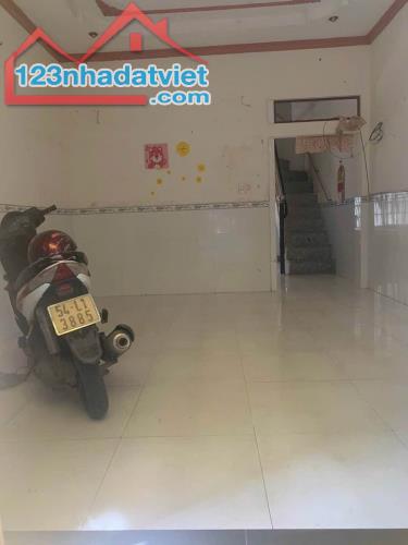 Bán nhà Q.10 hẻm 122/ đường Ngô Gia Tự P.9 giá 2,9 tỷ/30m2 1 lầu sổ hồng - 2